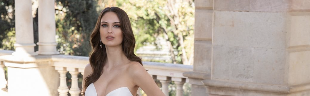 Cultural Couture: Exploring Fall 2023 Bridal Attire From Around The World. Desktop Image