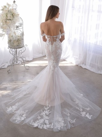 Enzoani Style #OLENKA **DISCONTINUED AS OF 9/30/24** #1 Ivory/Nude thumbnail