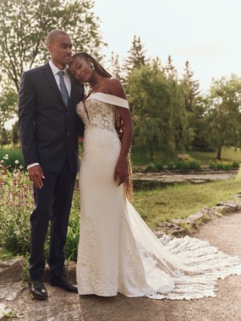 Maggie Sottero  Style #YARA (25MK263A01 - Unlined bodice, Plunge) #1 Ivory (gown with Natural Illusion) thumbnail
